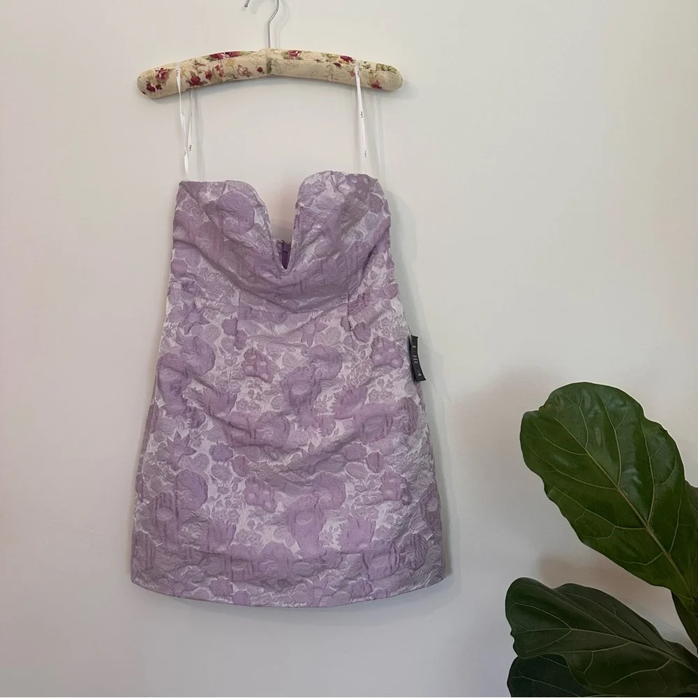 NWT Lulu's Lavender Floral Jacquard Strapless Mini Dress Size M - Picture 4 of 9